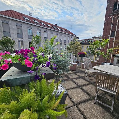 Exclusive Top Floor 2-Bedroom Flat ミラノ エクステリア 写真