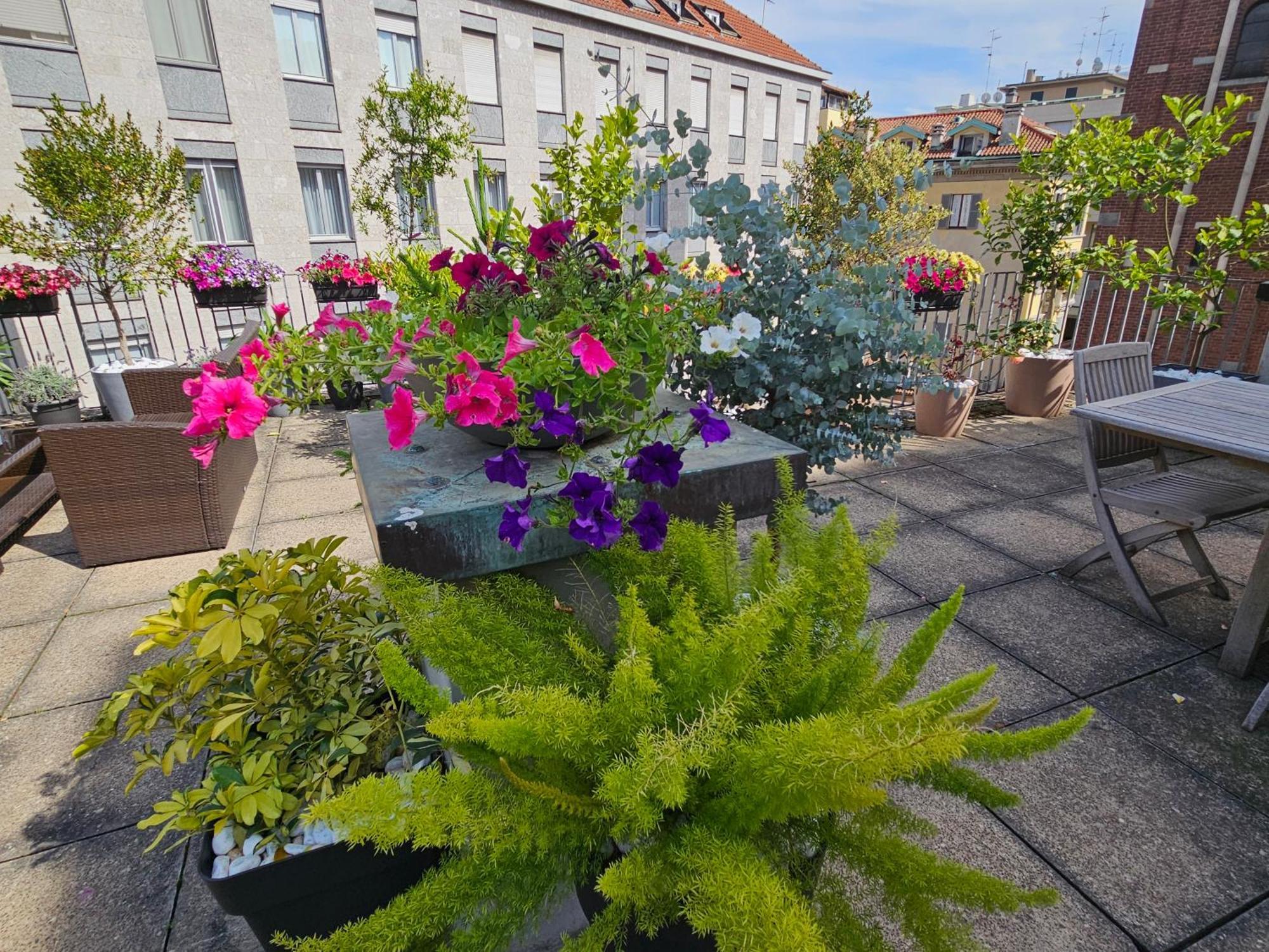 Exclusive Top Floor 2-Bedroom Flat ミラノ エクステリア 写真